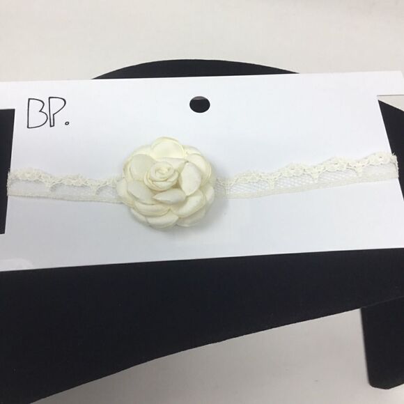 BP. Scalloped Lace Flower Choker (E2) - Picture 1 of 6